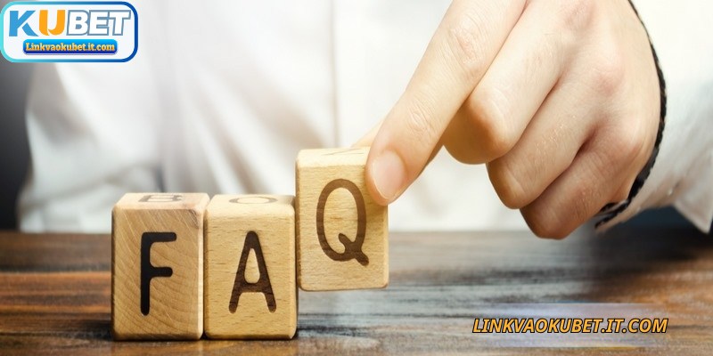 Câu hỏi thường gặp đóng vai trò như một trợ lý thông tin của người chơi