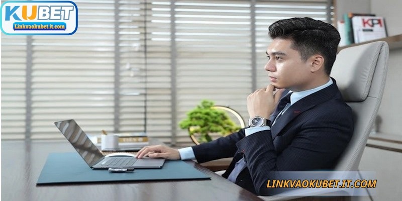 Minh Tuấn – CEO Sáng Lập Hệ Thống KUBET Uy Tín Hàng Đầu 2 CEO đưa ra chiến lược phát triển KUBET dài hạn, chất lượng